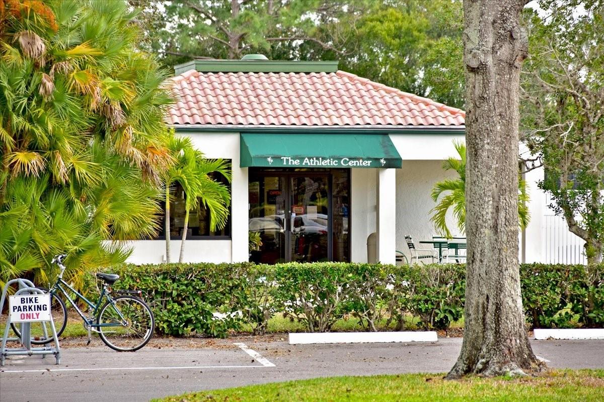 WOODLAKE VILLAS AT PALM-AIRE V - Residential