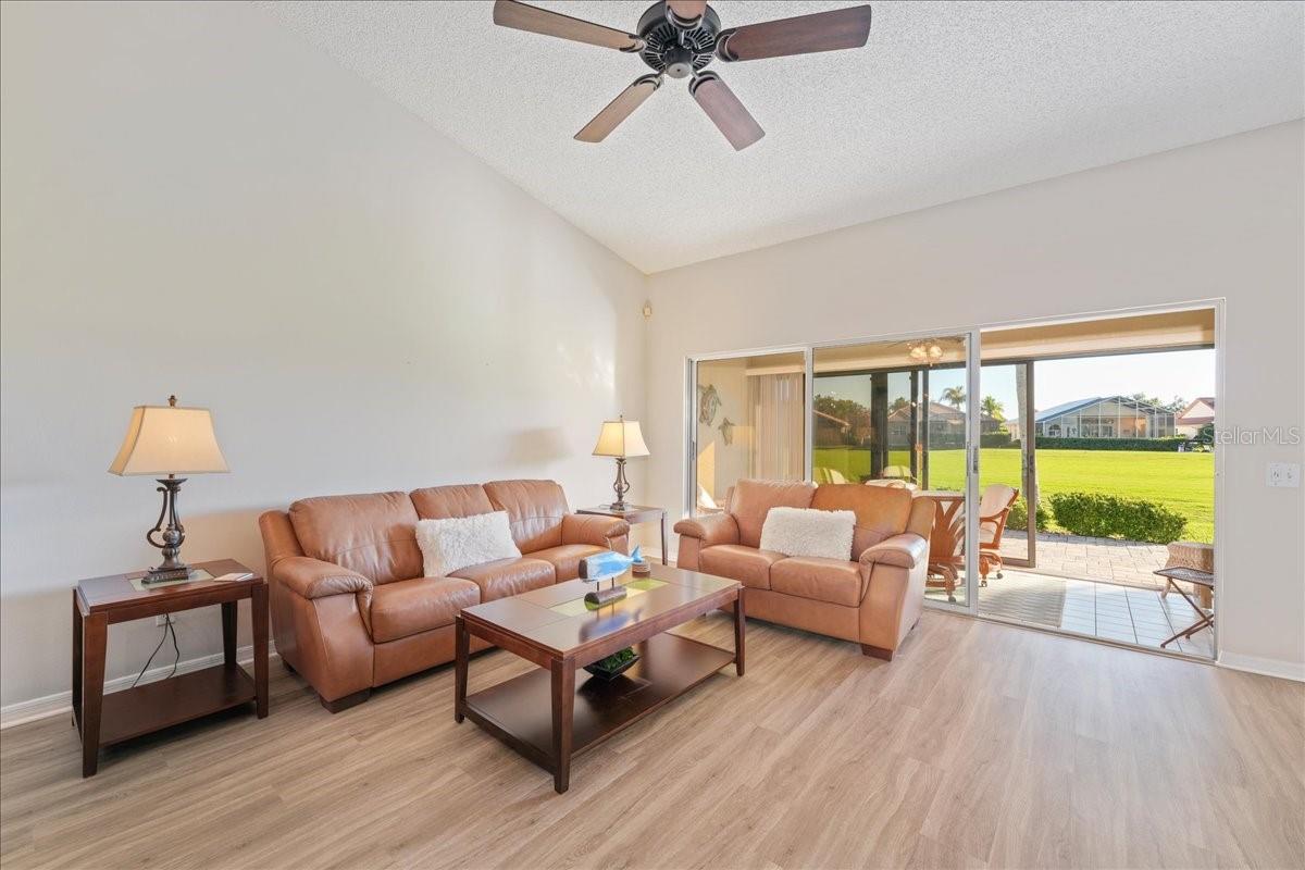 WOODLAKE VILLAS AT PALM-AIRE V - Residential