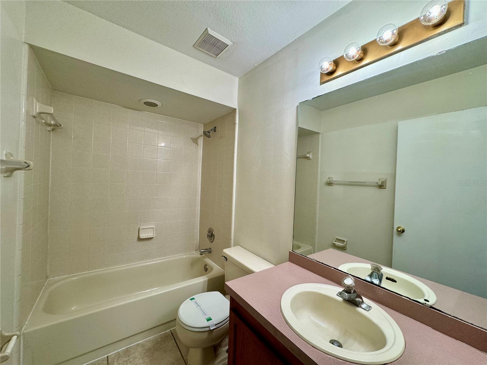 RIVERSIDE ESTATE - Residential Lease