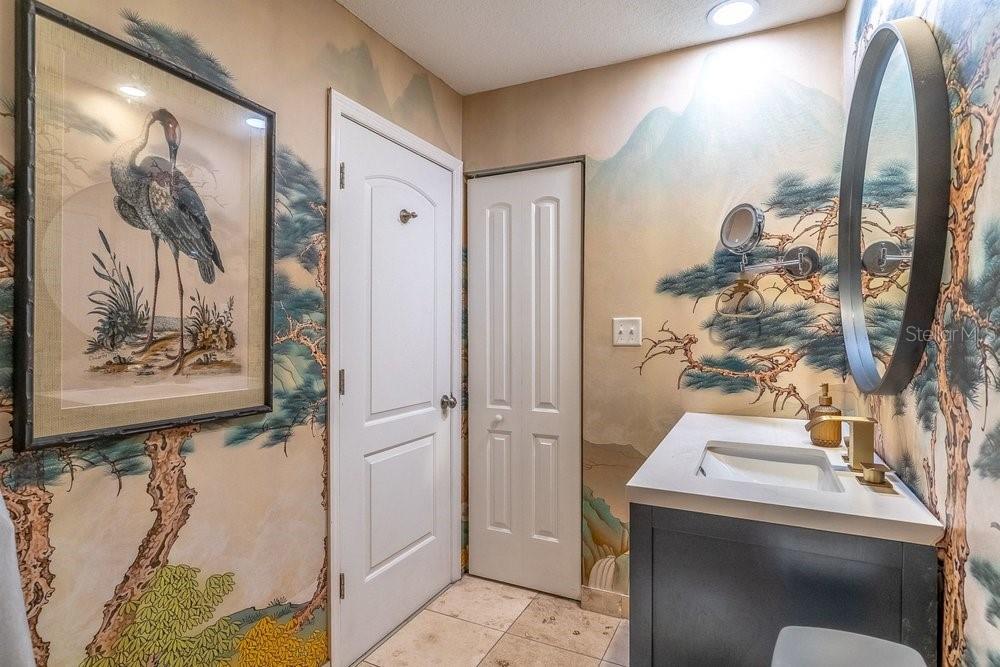 1319 SUMMERTREE COURT