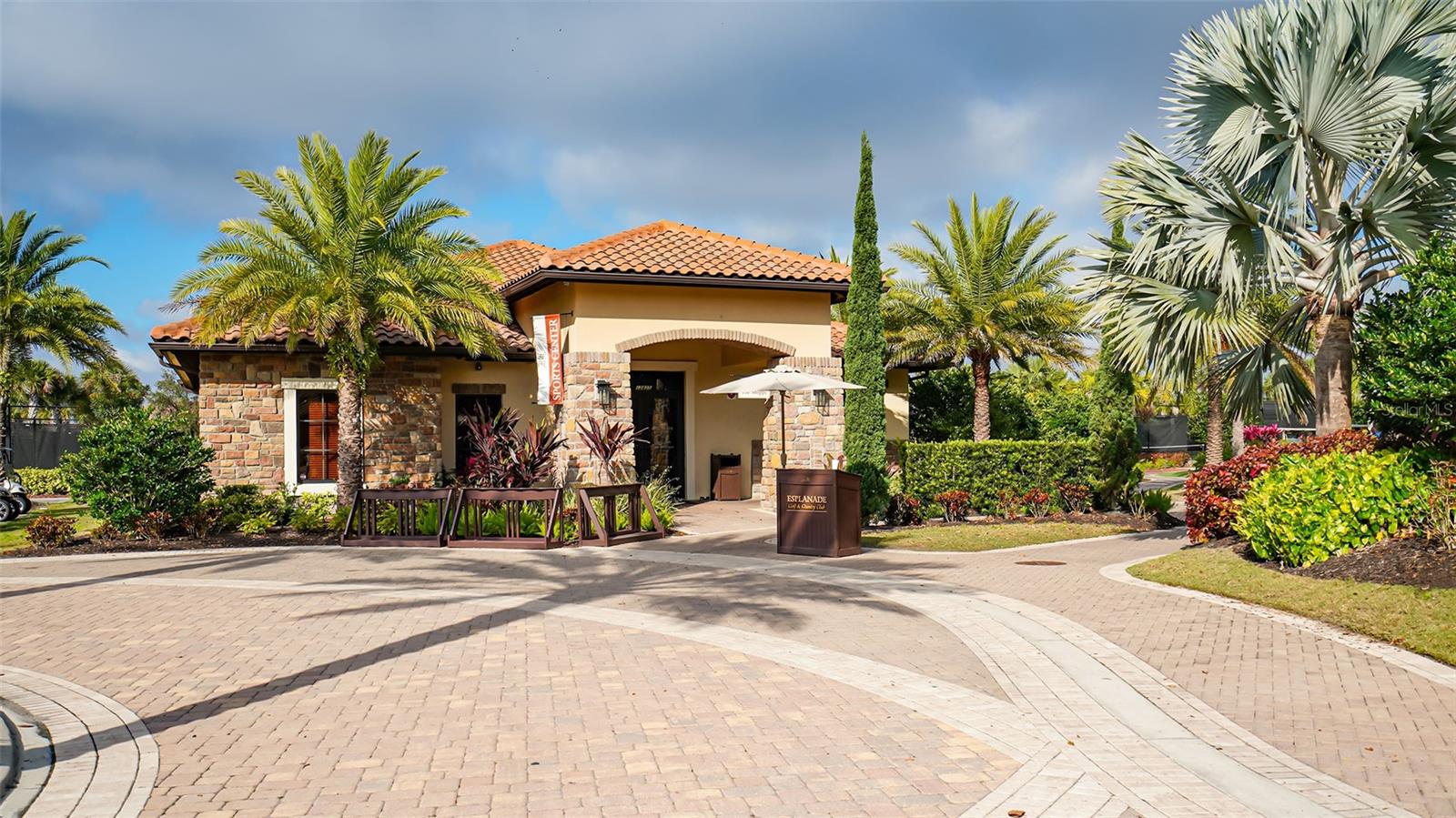 BACCIANO II AT ESPLANADE LWR PH 21 - Residential