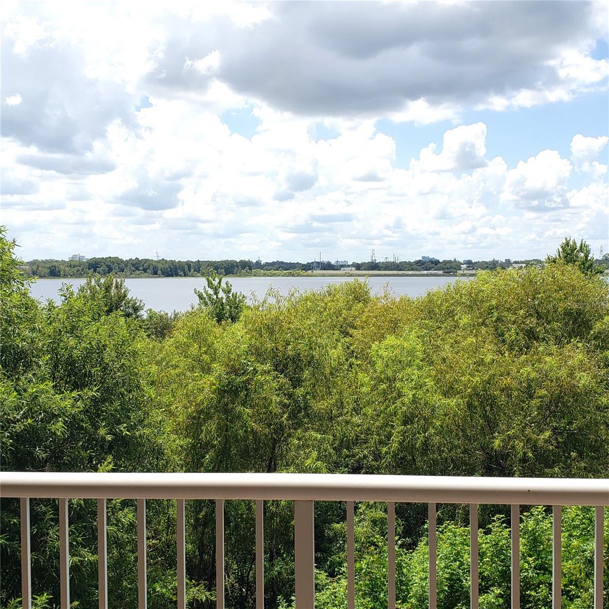 Spacious 3-Bedroom, 2-Bath Condo with Lake View – Prime Orlando Location!
Enjoy Florida living at its finest in this beautiful third-floor condo overlooking the sparkling waters of Turkey Lake. Located in a gated community with a Virtual Guard, this residence combines comfort, convenience, and security.
Inside, you’ll find a bright and open floor plan, perfect for relaxing or entertaining. The building features two elevators for easy access. Step out onto your private balcony and take in stunning lake views, or head downstairs to enjoy the community pool and health club.
Perfectly situated just minutes from Universal Studios, Metrowest Golf Course, top shopping, and dining destinations, this home offers unmatched convenience. You’ll also have your own assigned parking space under the building for added ease.
Community Features:
Pool & health club,
Gated with Virtual Guard,
Assigned under-building parking,
Elevator access.
Whether you’re looking for a primary residence, vacation retreat, or investment property, this condo offers the ideal combination of location, amenities, and lifestyle. Buyer is responsible for verifying school zoning, room measurements, and listing details.