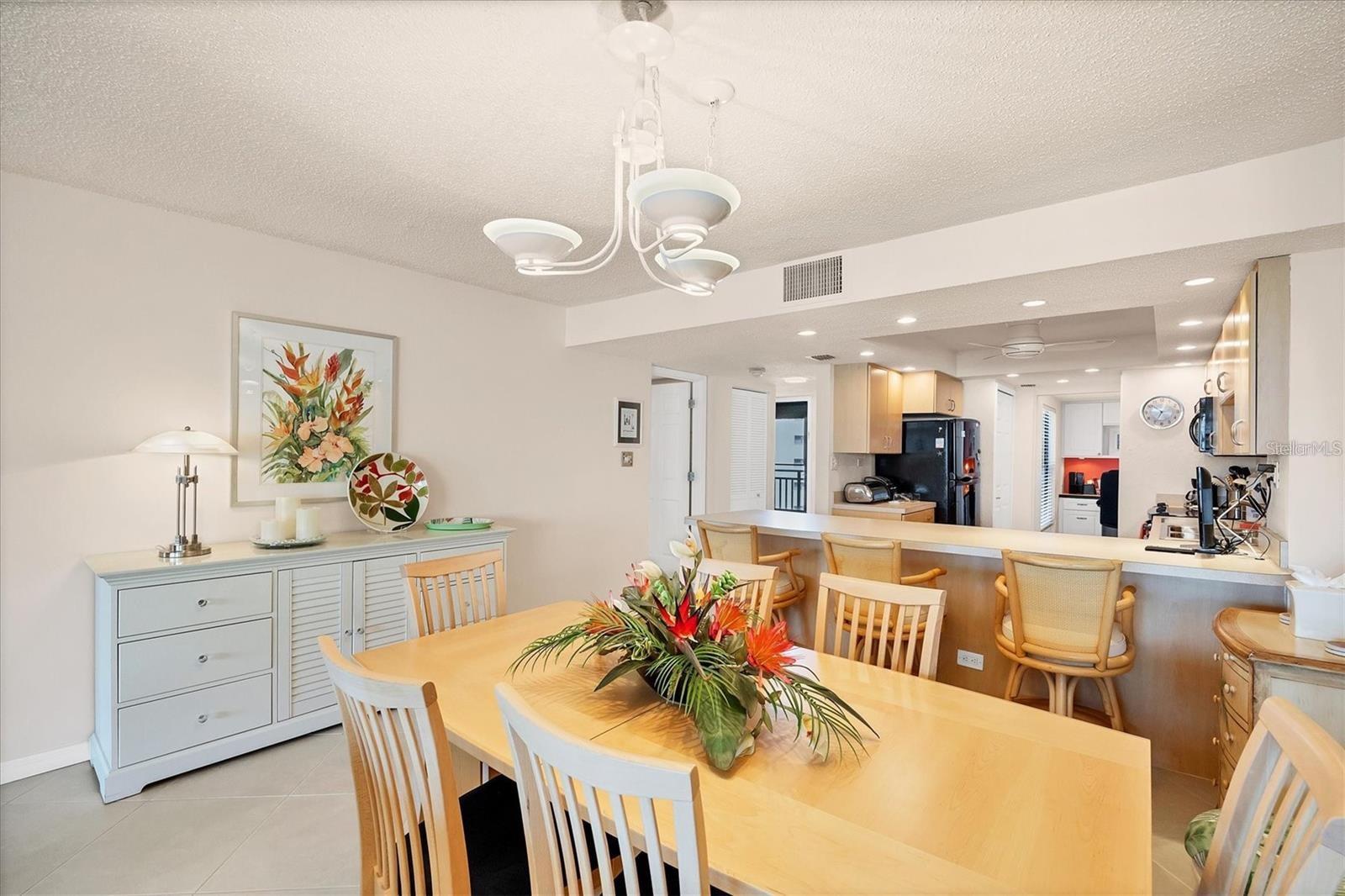 SIESTA BREAKERS - Residential Lease