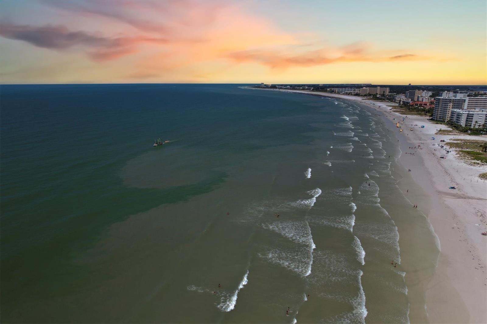 SIESTA BREAKERS - Residential Lease