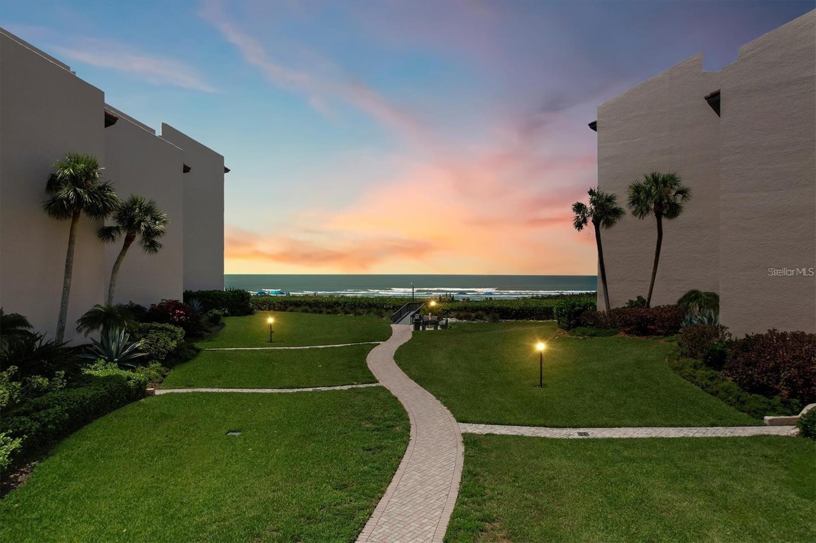 SIESTA BREAKERS - Residential Lease