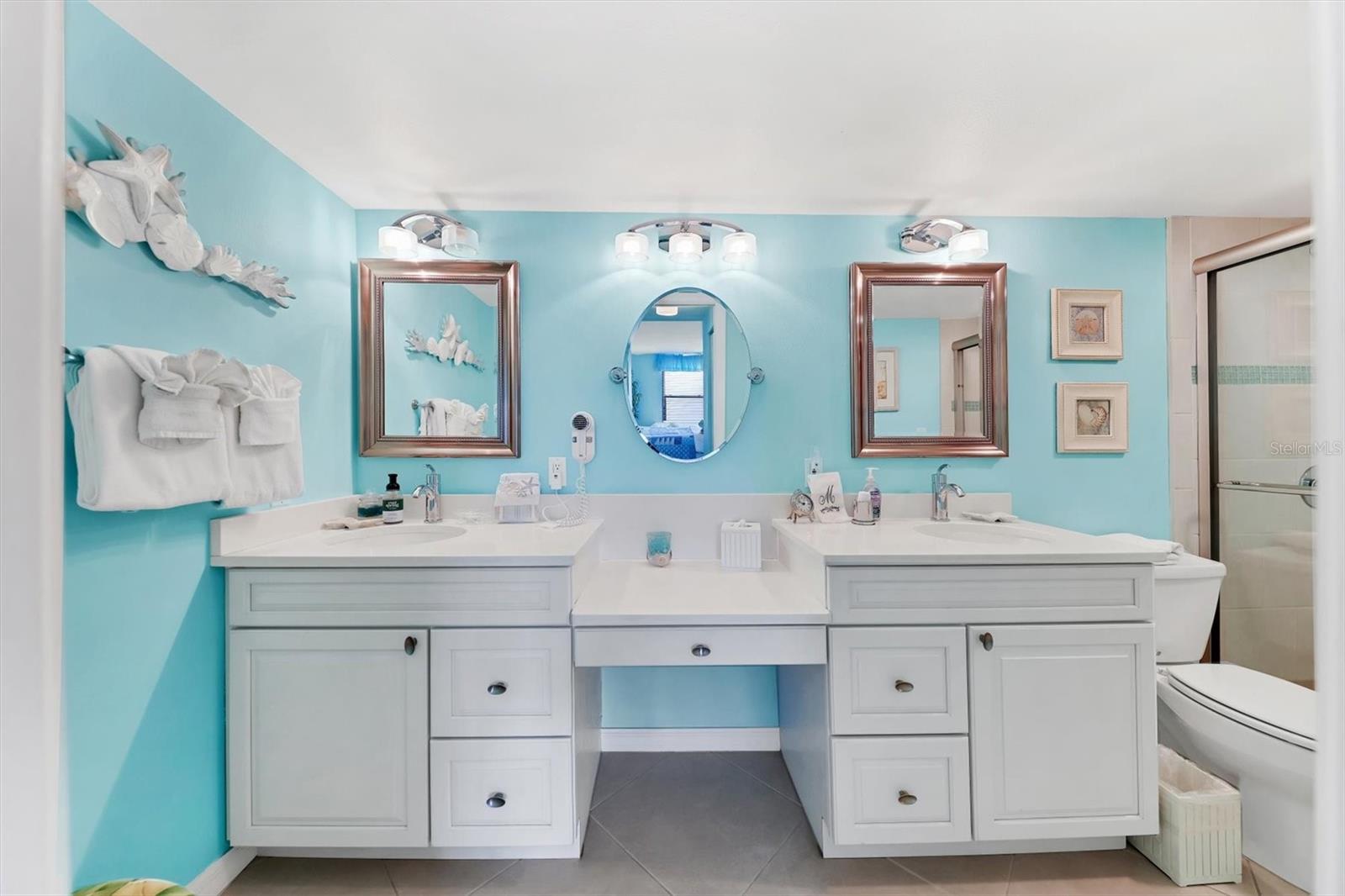 SIESTA BREAKERS - Residential Lease