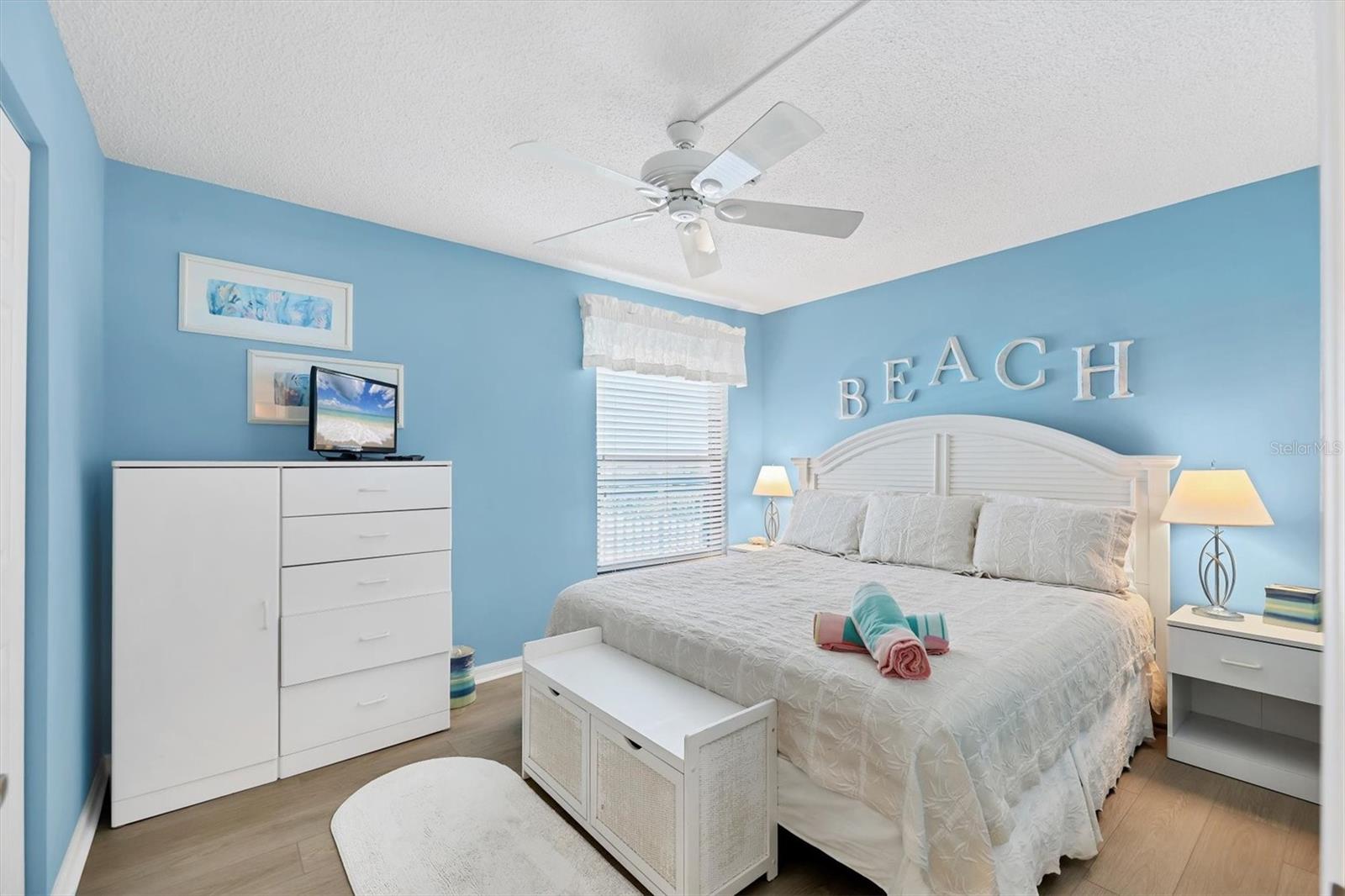 SIESTA BREAKERS - Residential Lease