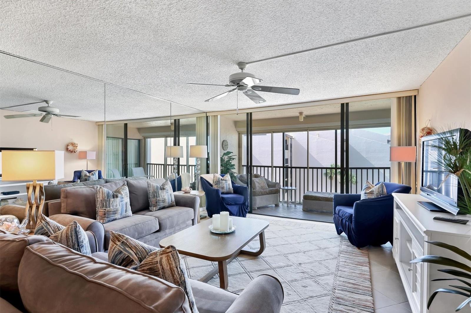 SIESTA BREAKERS - Residential Lease