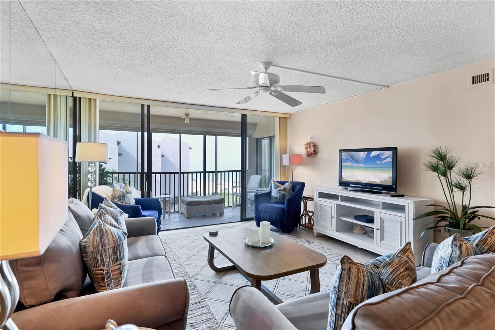 SIESTA BREAKERS - Residential Lease