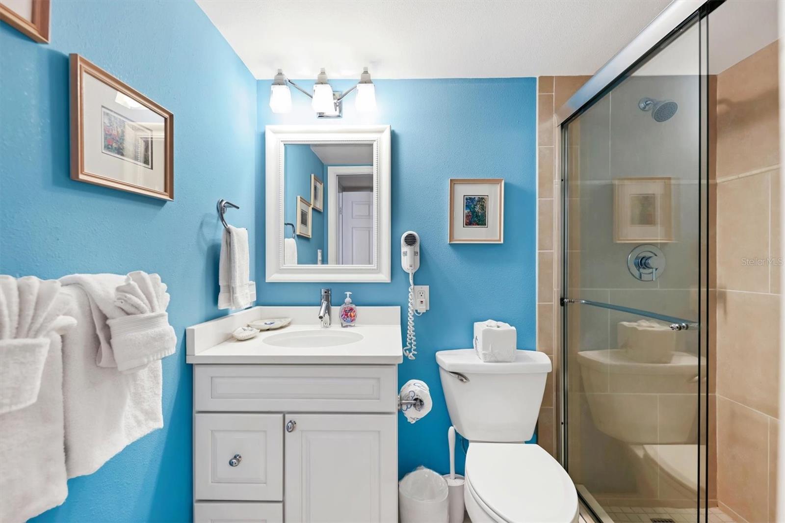 SIESTA BREAKERS - Residential Lease