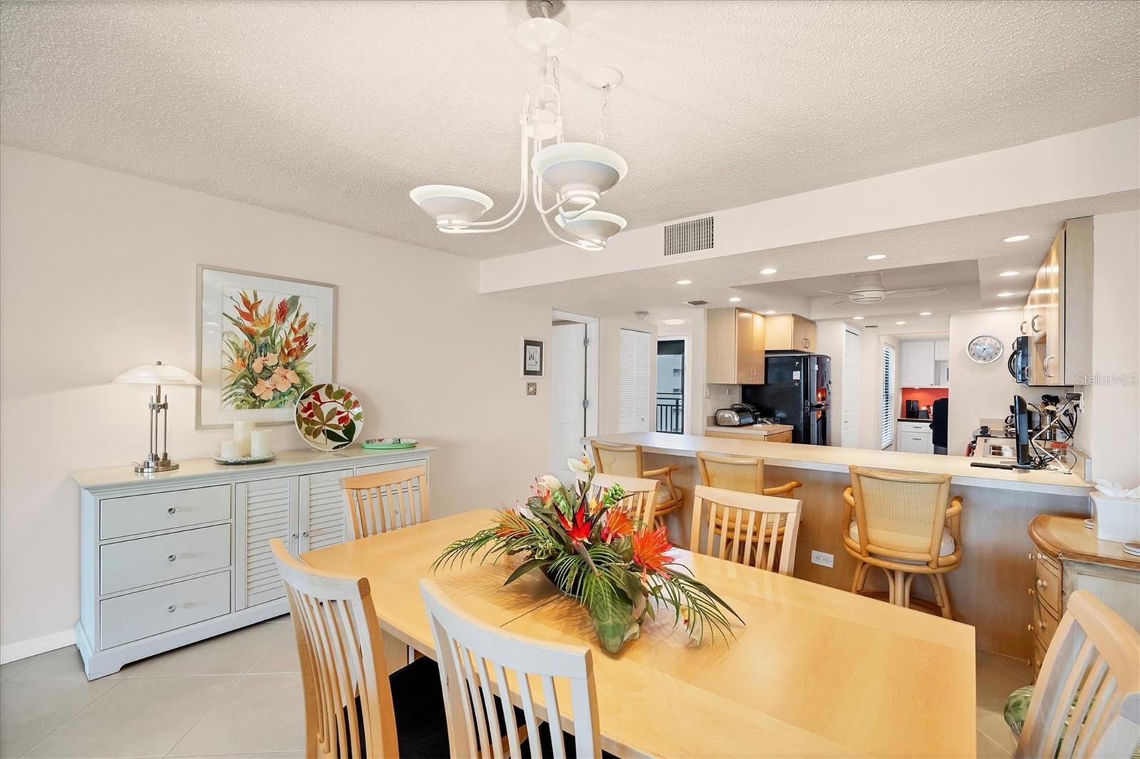 SIESTA BREAKERS - Residential Lease