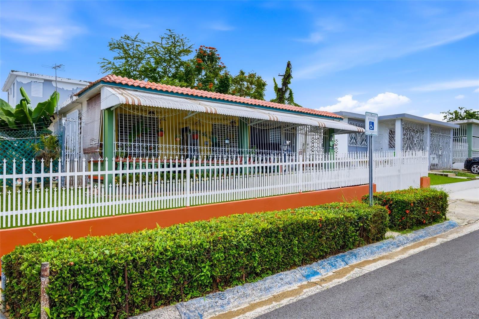 URB SANTA JUANITA - Residential