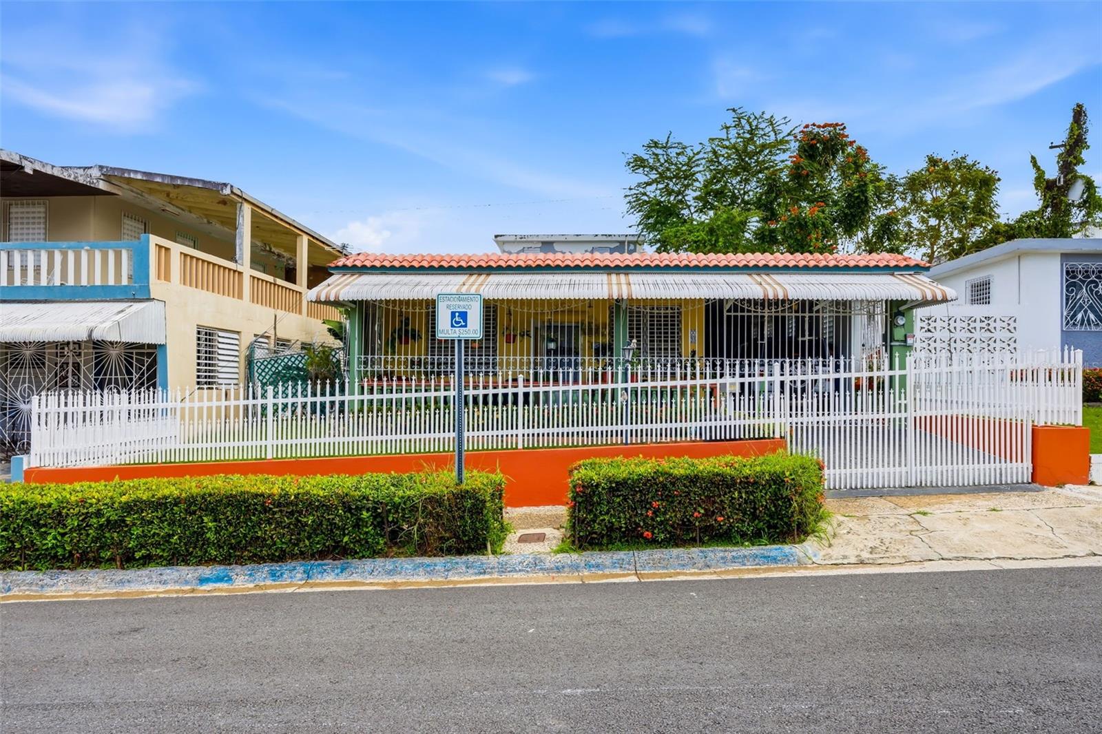 URB SANTA JUANITA - Residential