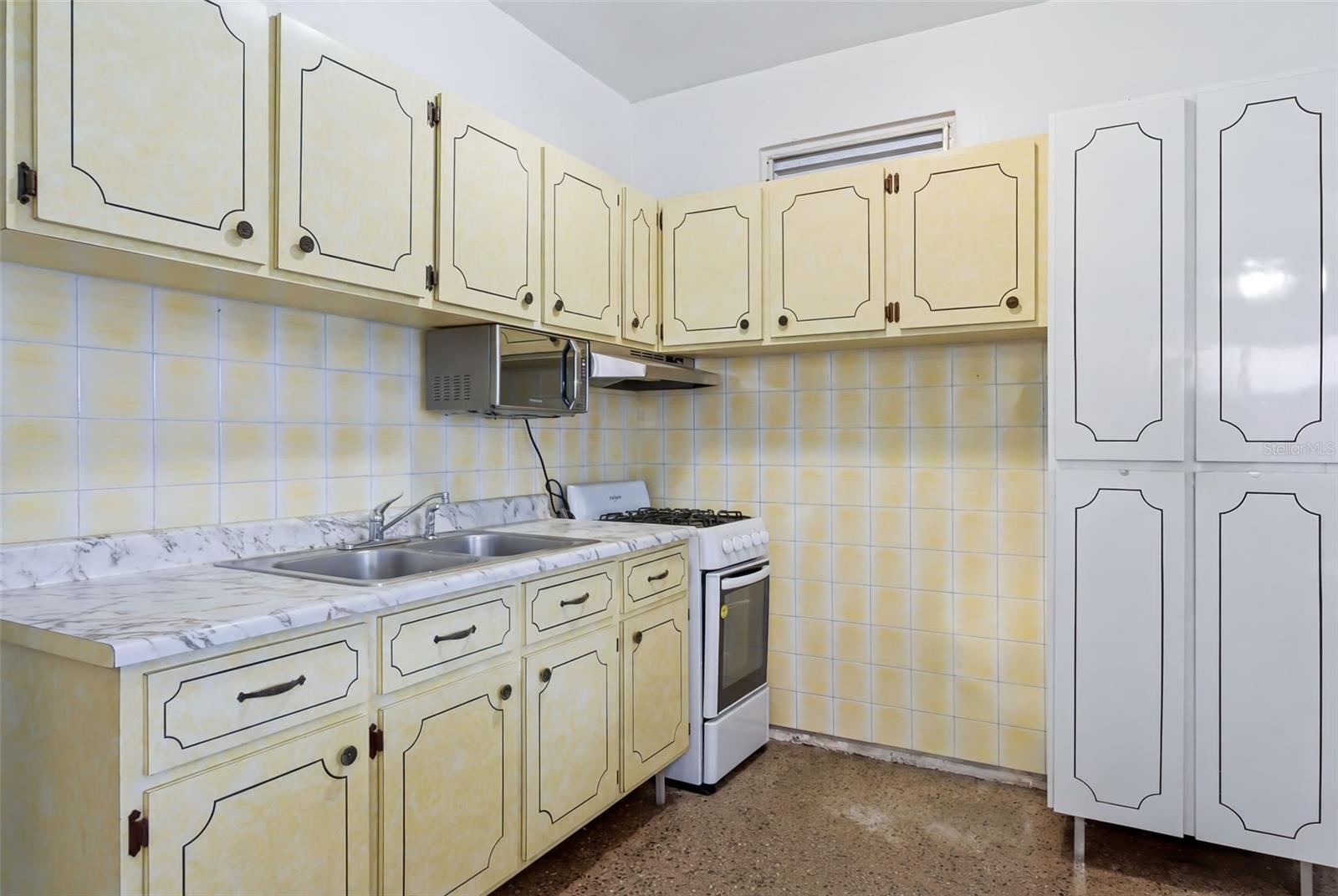 URB SANTA JUANITA - Residential