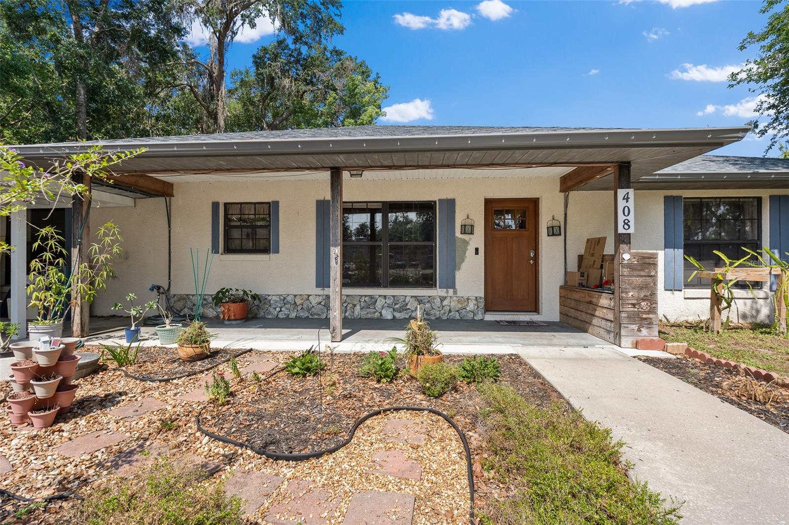 Welcome to your next home, This 3 bedroom 2 bath home boasts a spacious den. With a newly open format and breakfast nook. Creating an open feel and ample room. The flooring throughout most of the home is original luxury vinyl planks and the backyard hosts a playground and shed for extra storage. Superior drainage keeps it dry and each bathroom has easy plumbing access cut outs with shut off valves for any necessary maintenance. Sellers are offering a $10,000 credit toward buyer closing costs!**