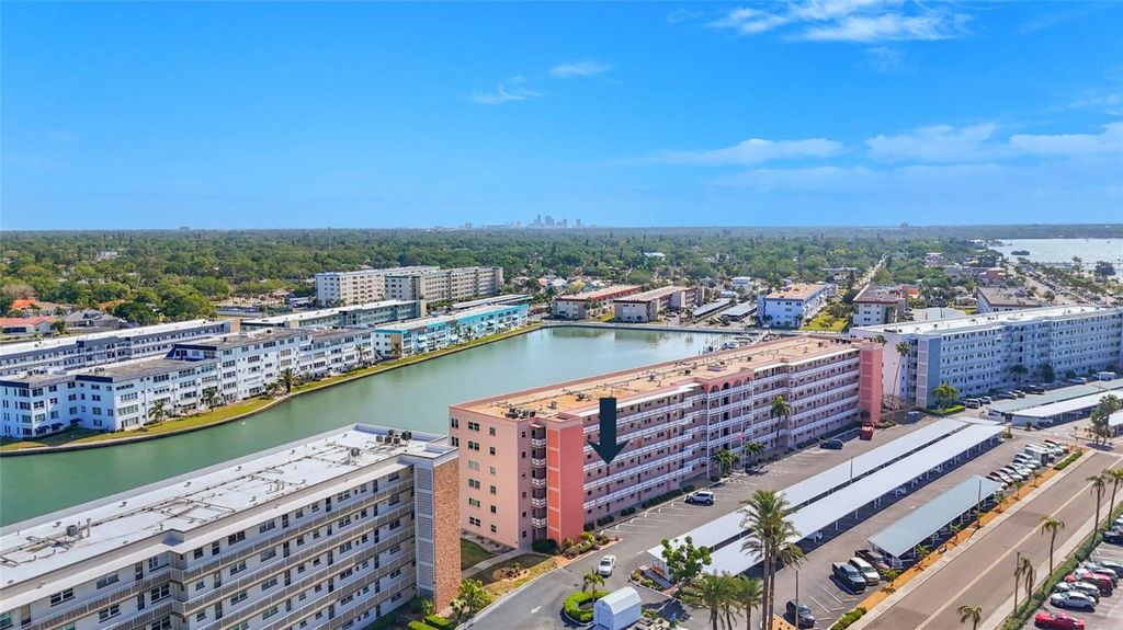 Photo of 6025 Shore Boulevard S #303, Gulfport, FL 33707 (MLS # TB8499850)