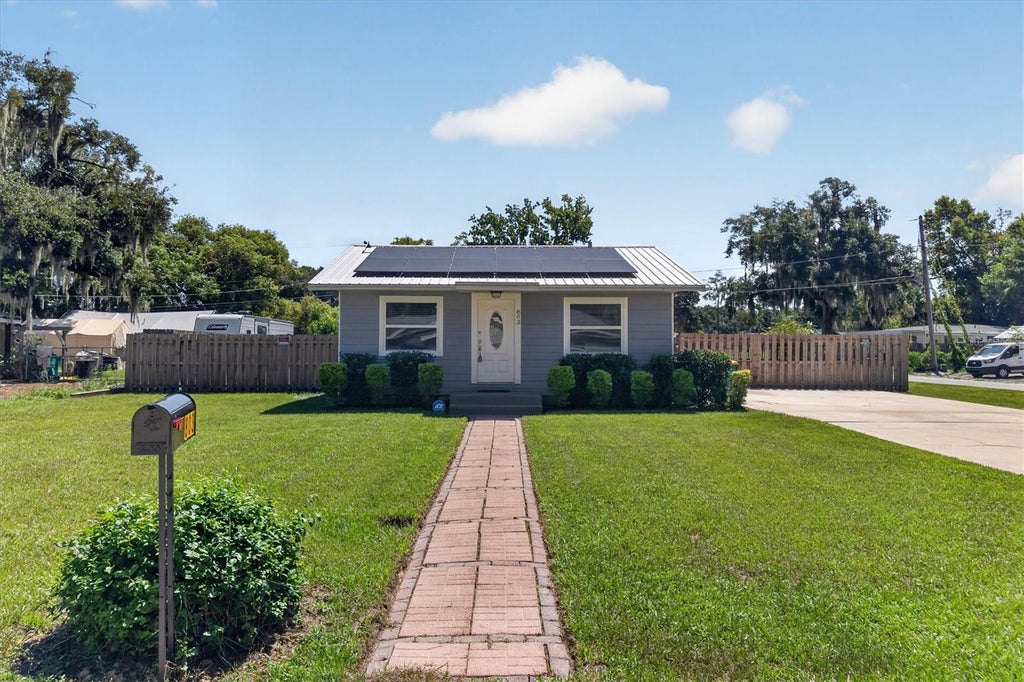 Photo of 803 King Street, Eustis, FL 32726 (MLS # G5116544)