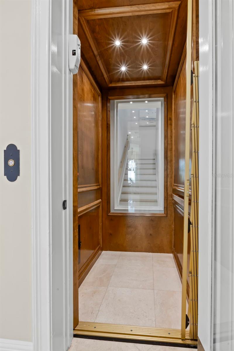 TIERRA VERDE UNIT 1 1ST REP - Residential