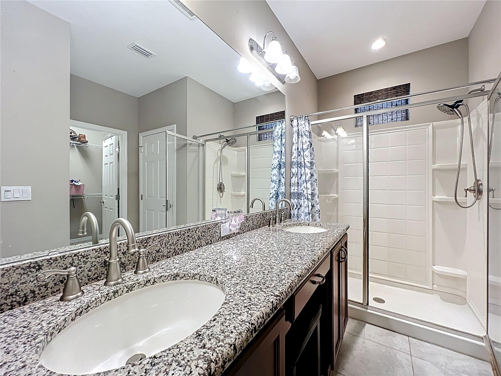 CASCADES OF GROVELAND - Residential