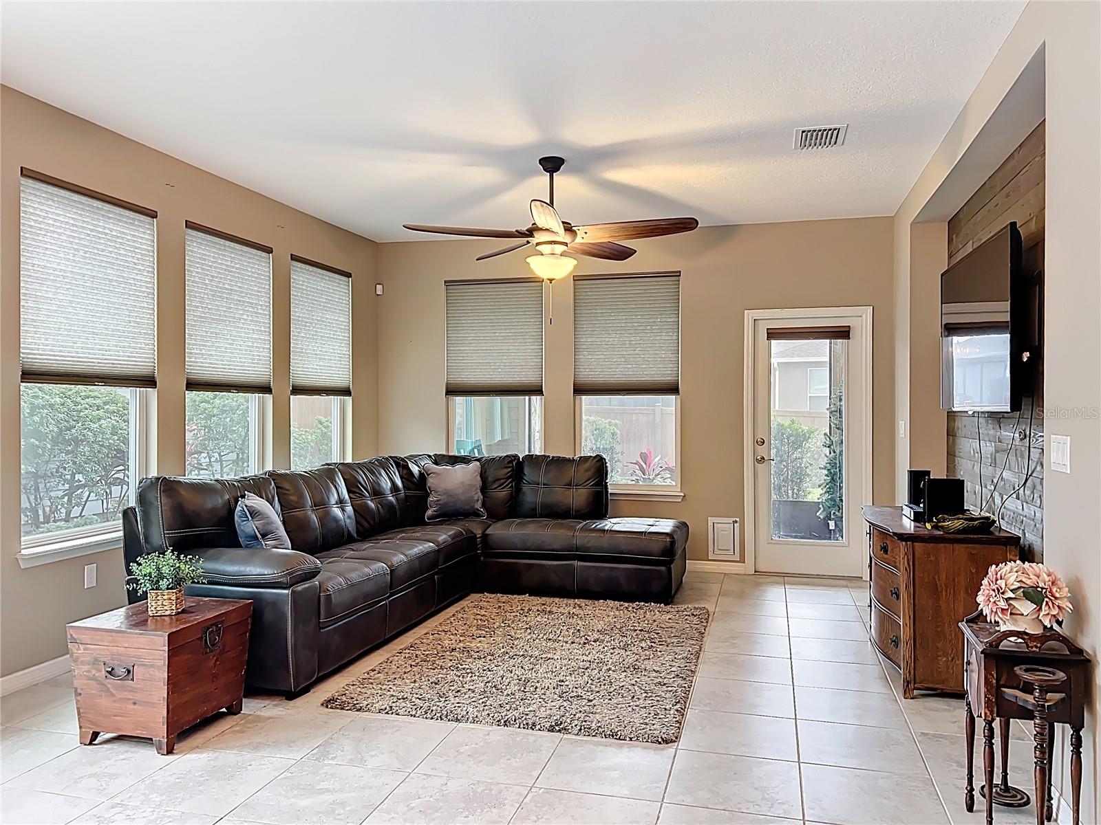 CASCADES OF GROVELAND - Residential