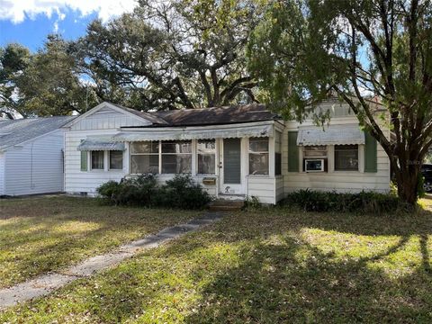 Photo of 102 E Harvard Street, Orlando, FL 32804 (MLS # G5112158)