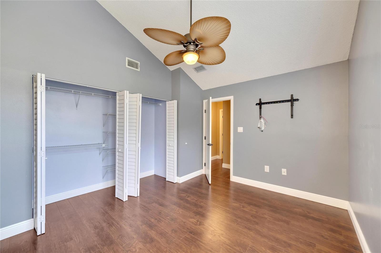 PINE GROVE CONDO AT BLOO - Residential