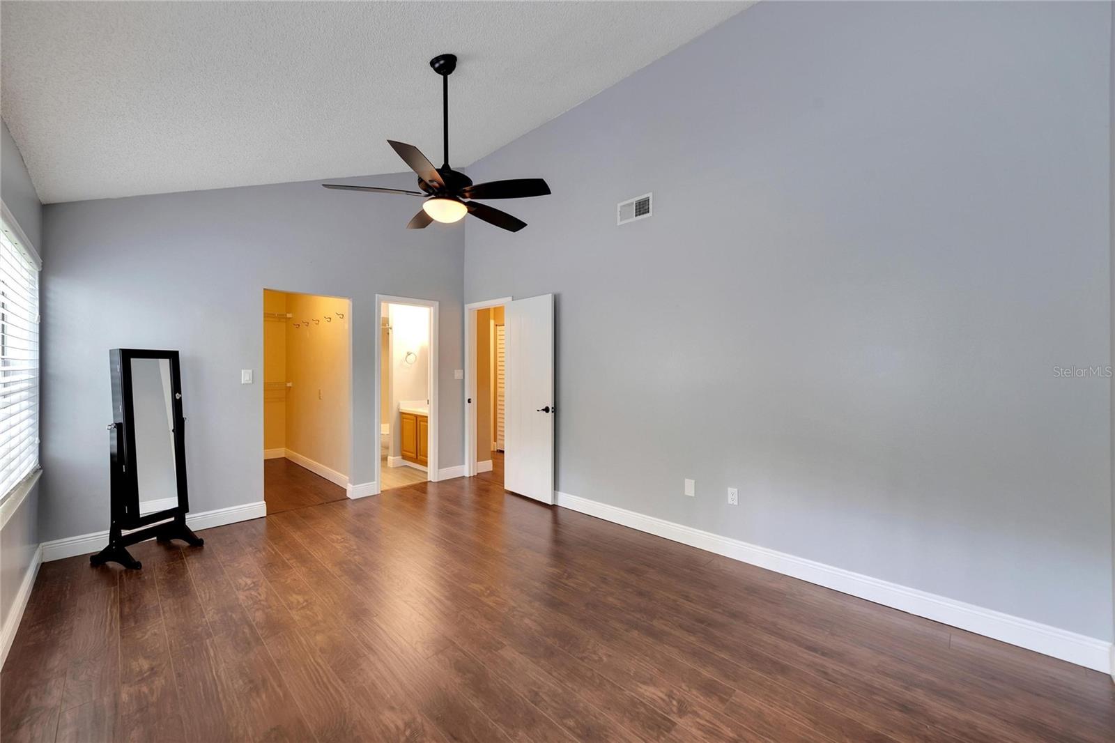 PINE GROVE CONDO AT BLOO - Residential