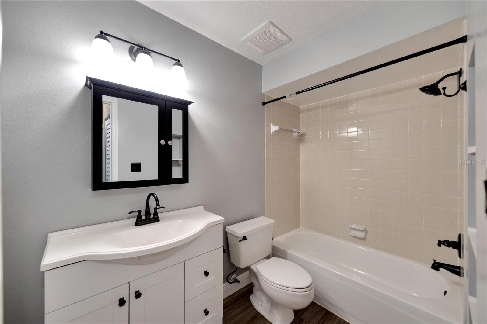 PINE GROVE CONDO AT BLOO - Residential