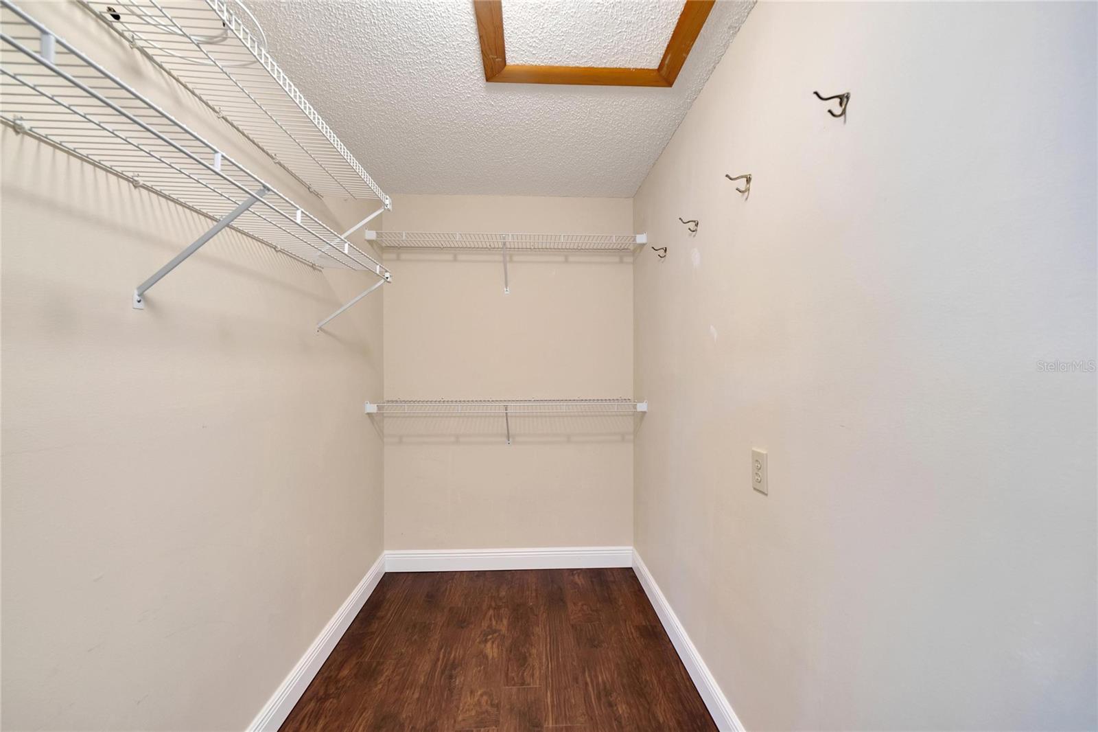 PINE GROVE CONDO AT BLOO - Residential