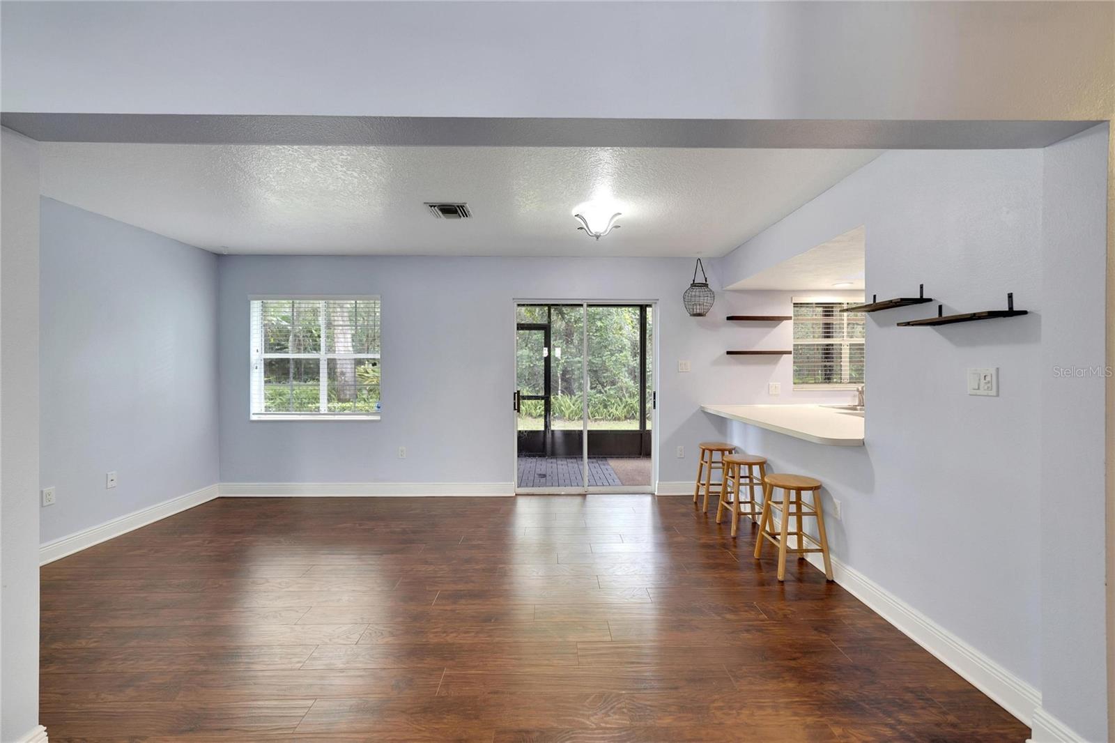 PINE GROVE CONDO AT BLOO - Residential