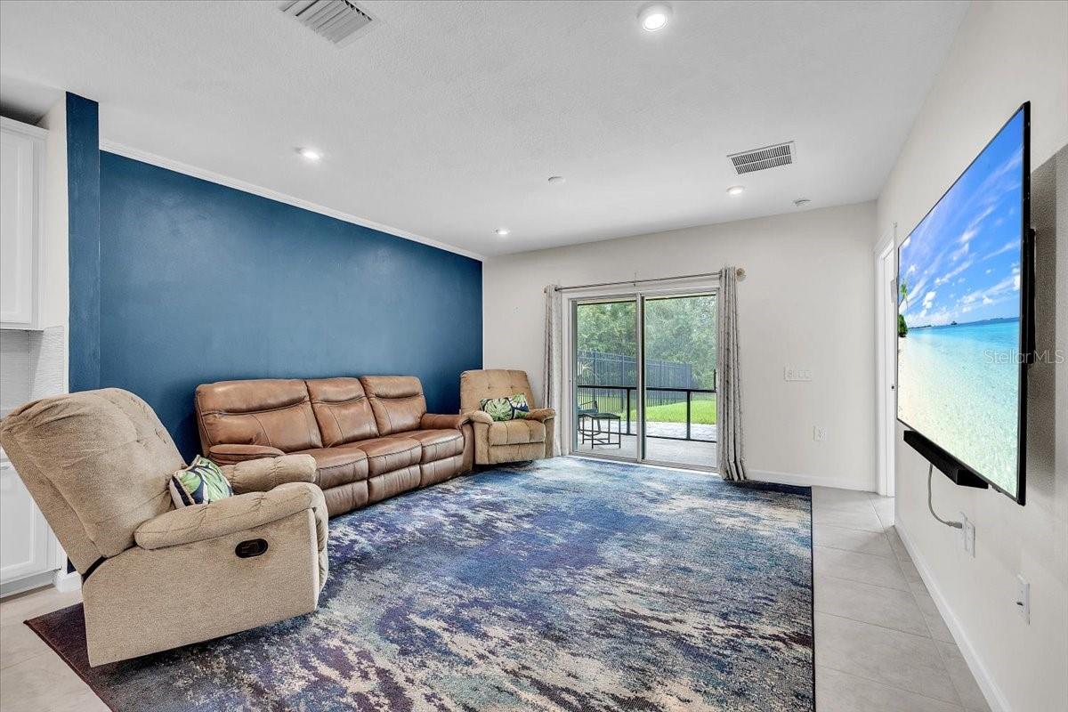 1808 W PALMS DRIVE