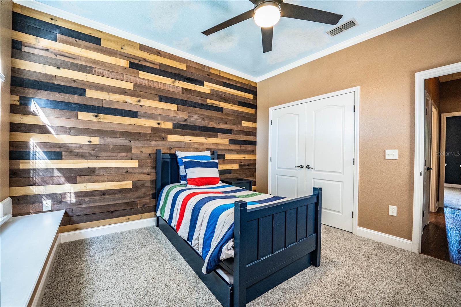 HAWKS RIDGE - Residential