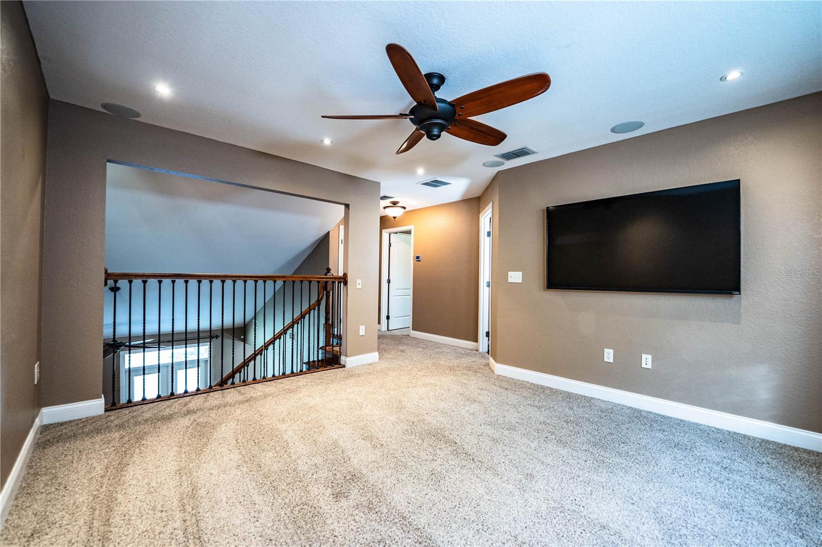 HAWKS RIDGE - Residential