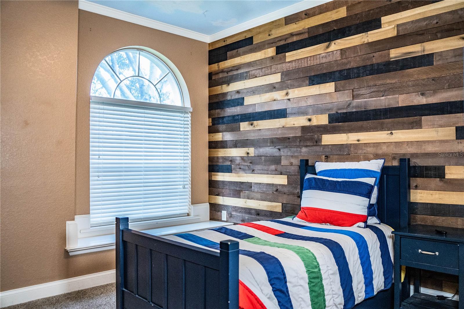 HAWKS RIDGE - Residential