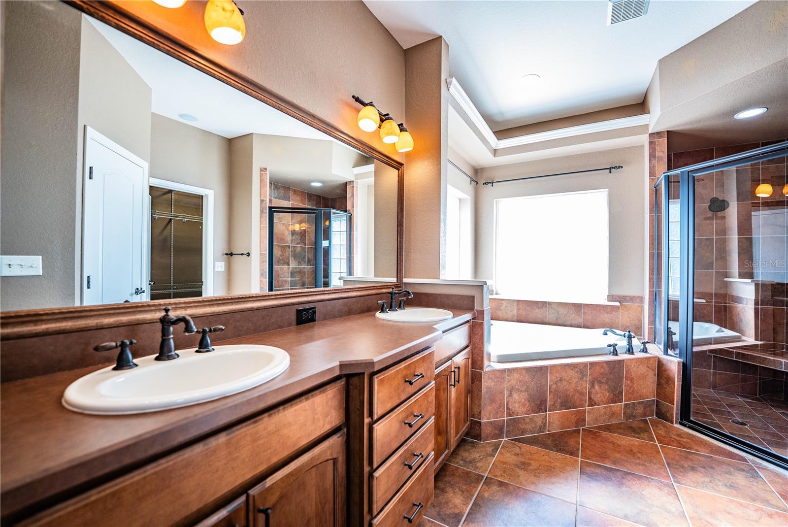 HAWKS RIDGE - Residential