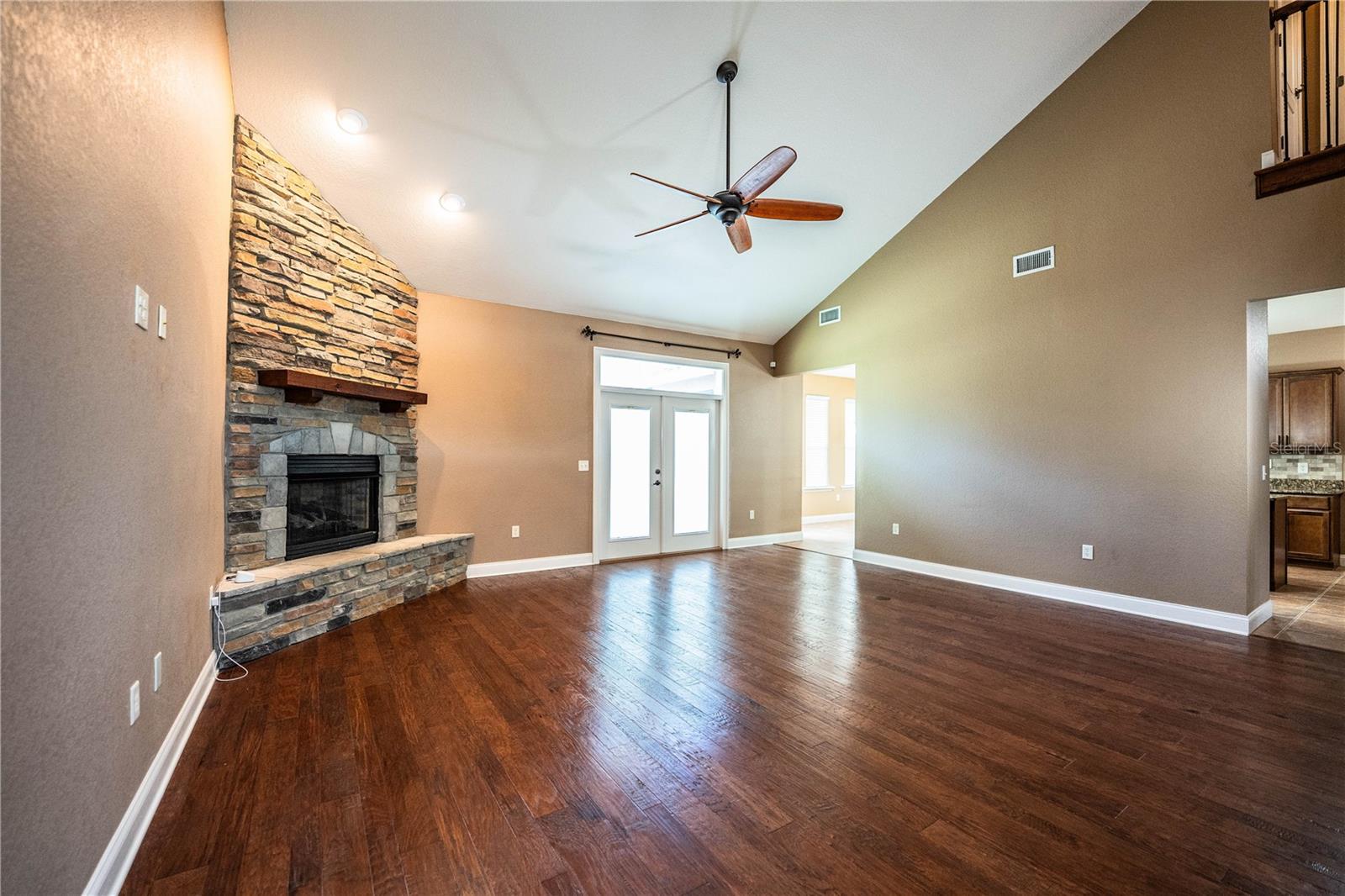 HAWKS RIDGE - Residential