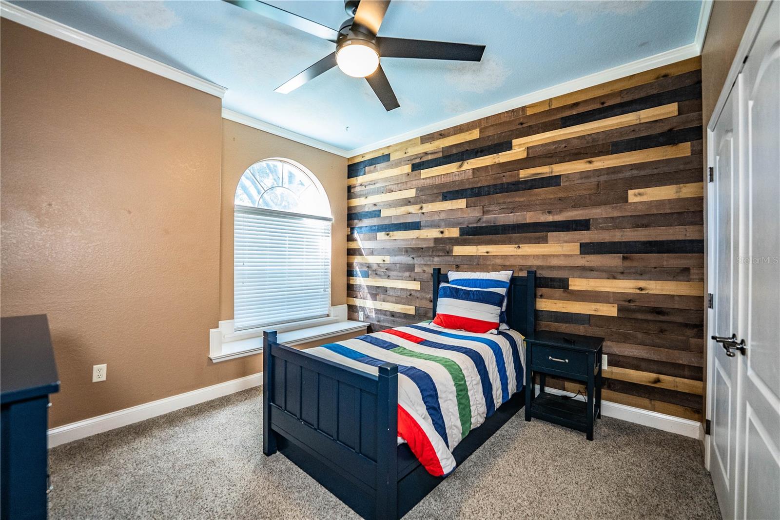 HAWKS RIDGE - Residential