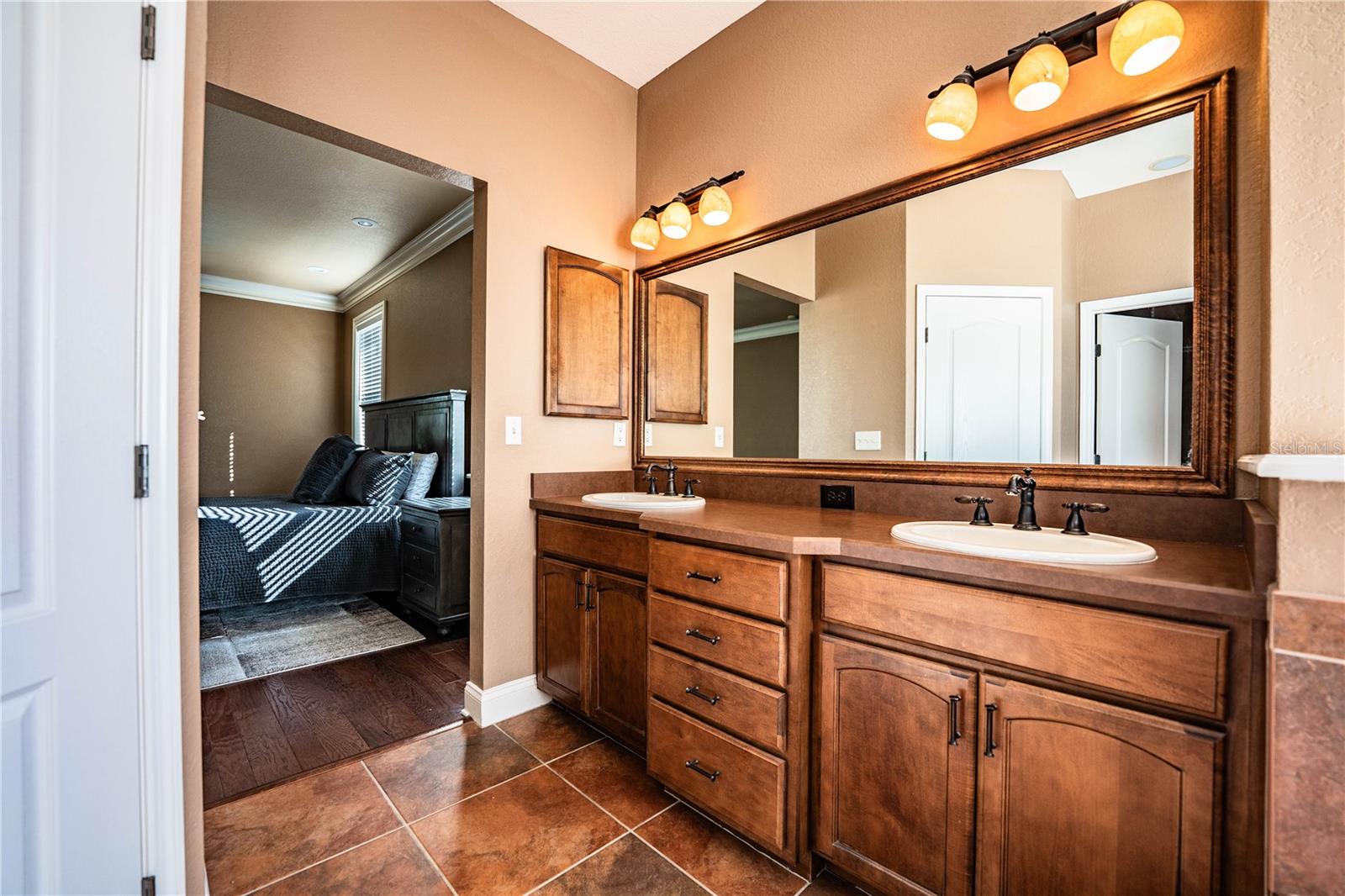 HAWKS RIDGE - Residential