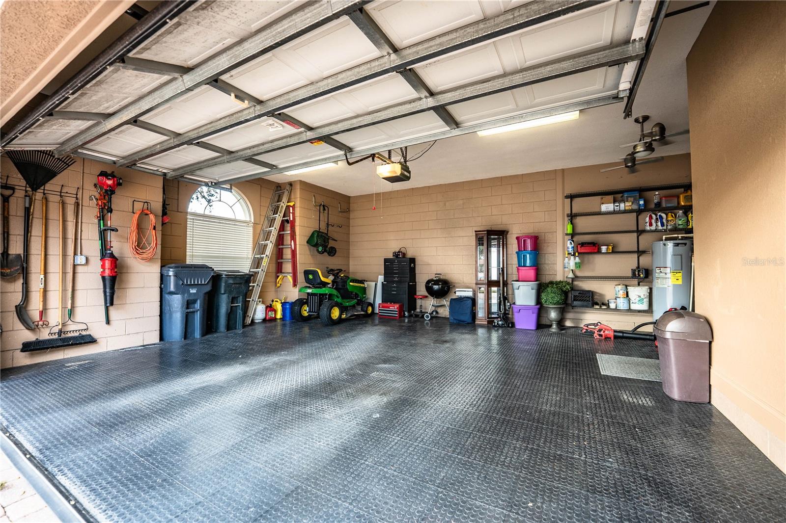 HAWKS RIDGE - Residential