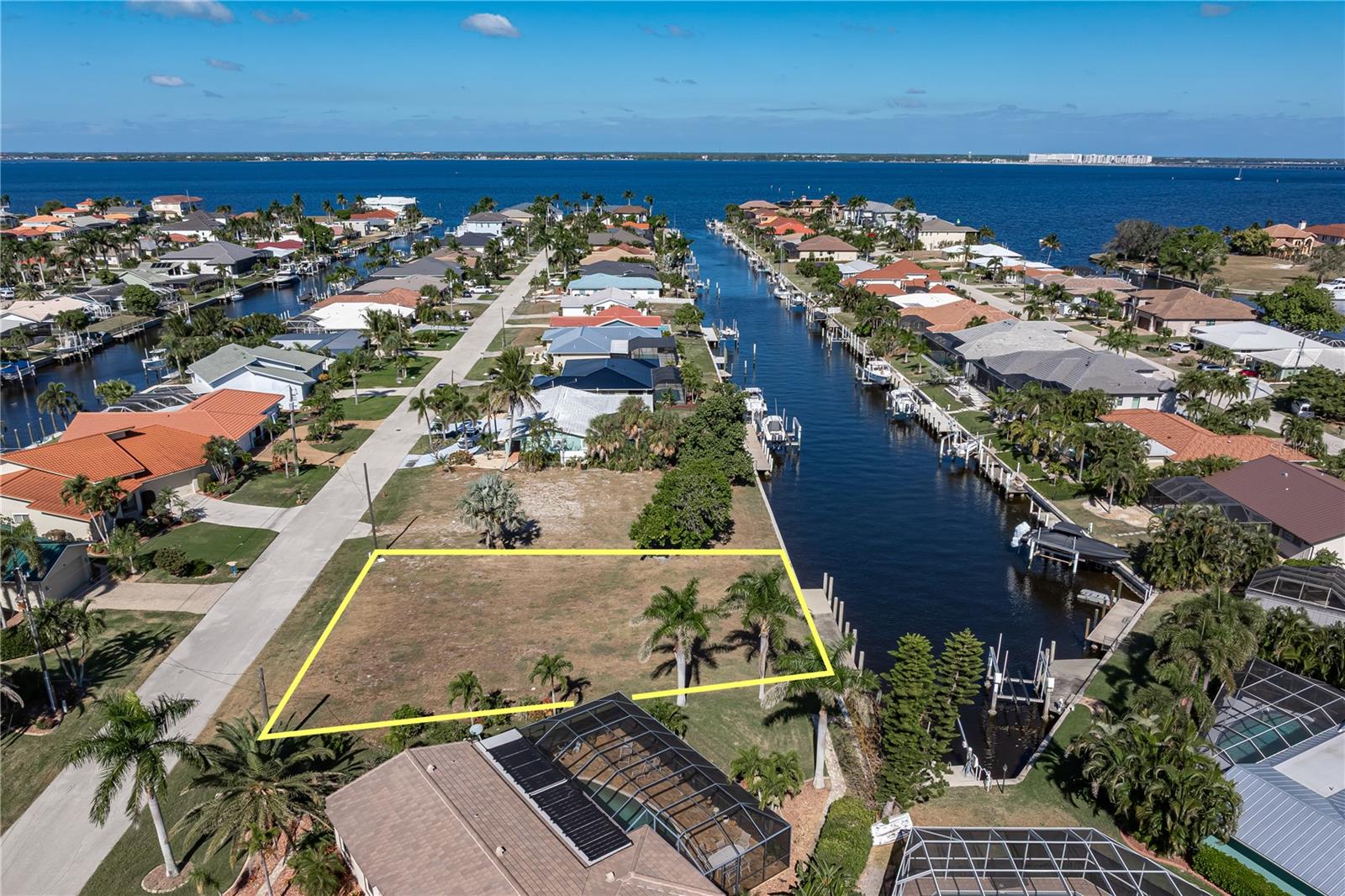PUNTA GORDA ISLES SEC 04 - Land