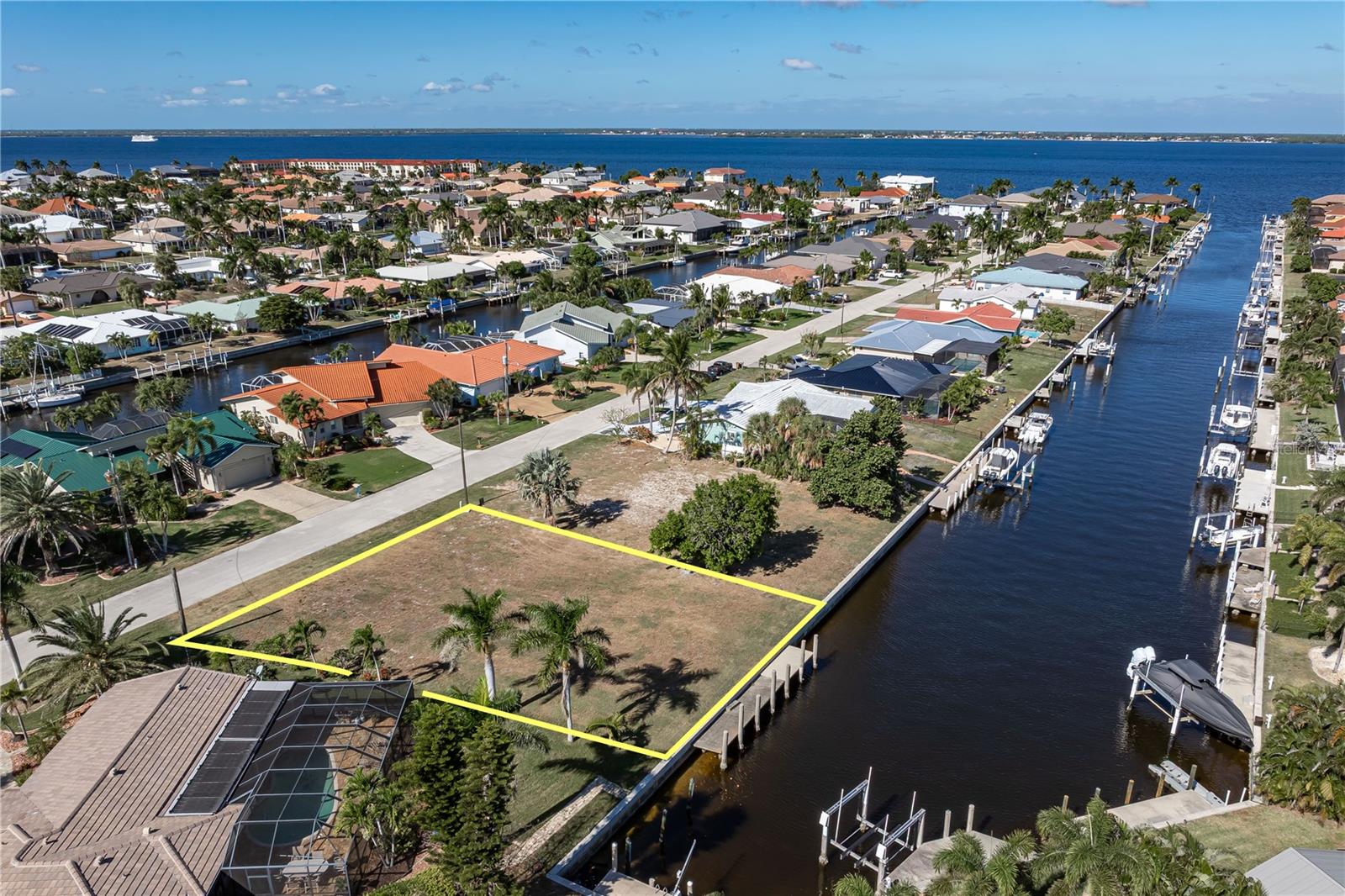 PUNTA GORDA ISLES SEC 04 - Land