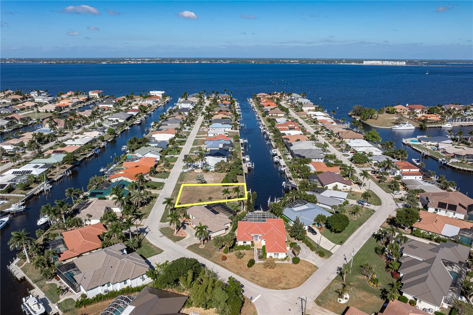 PUNTA GORDA ISLES SEC 04 - Land