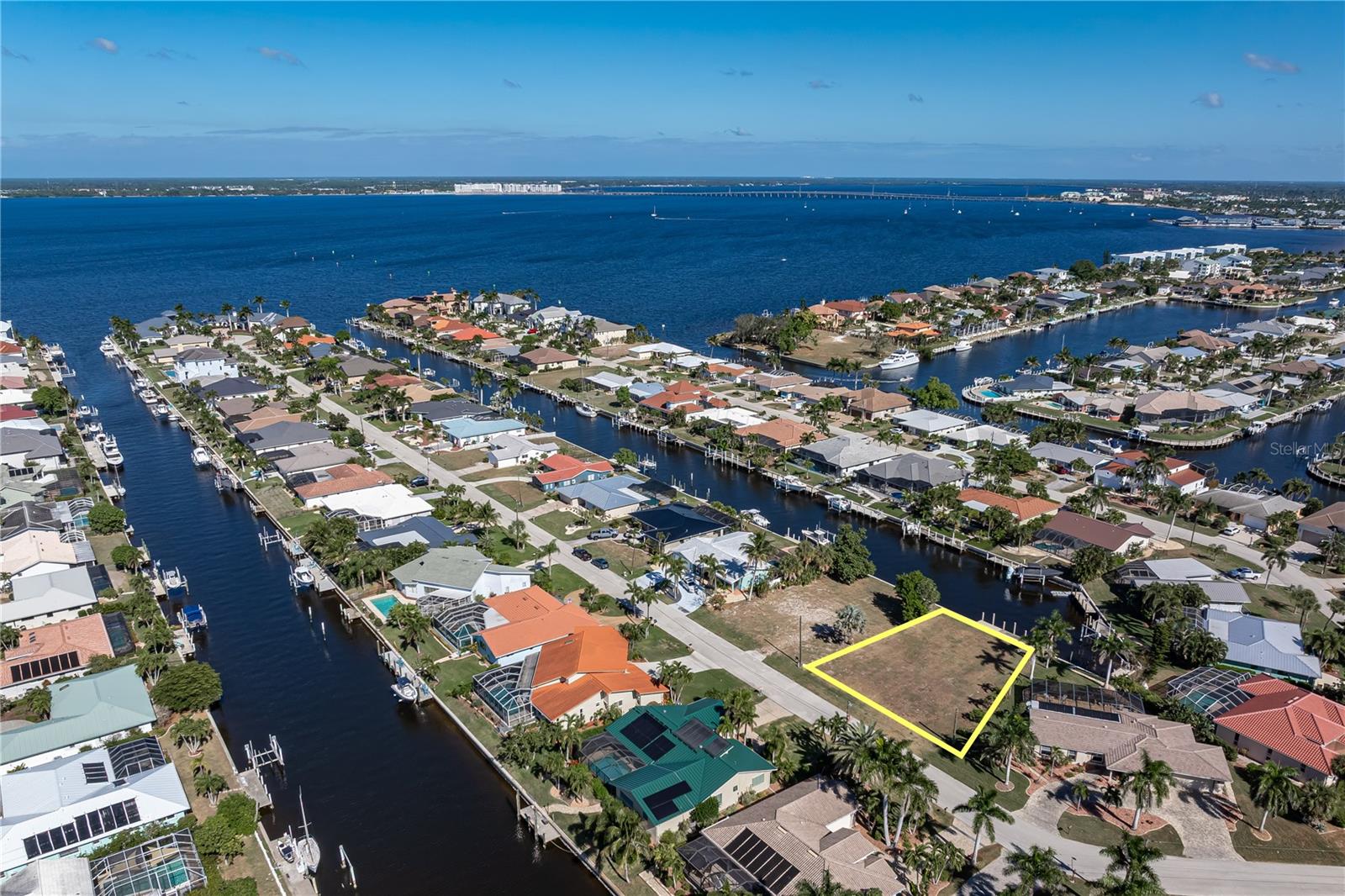PUNTA GORDA ISLES SEC 04 - Land