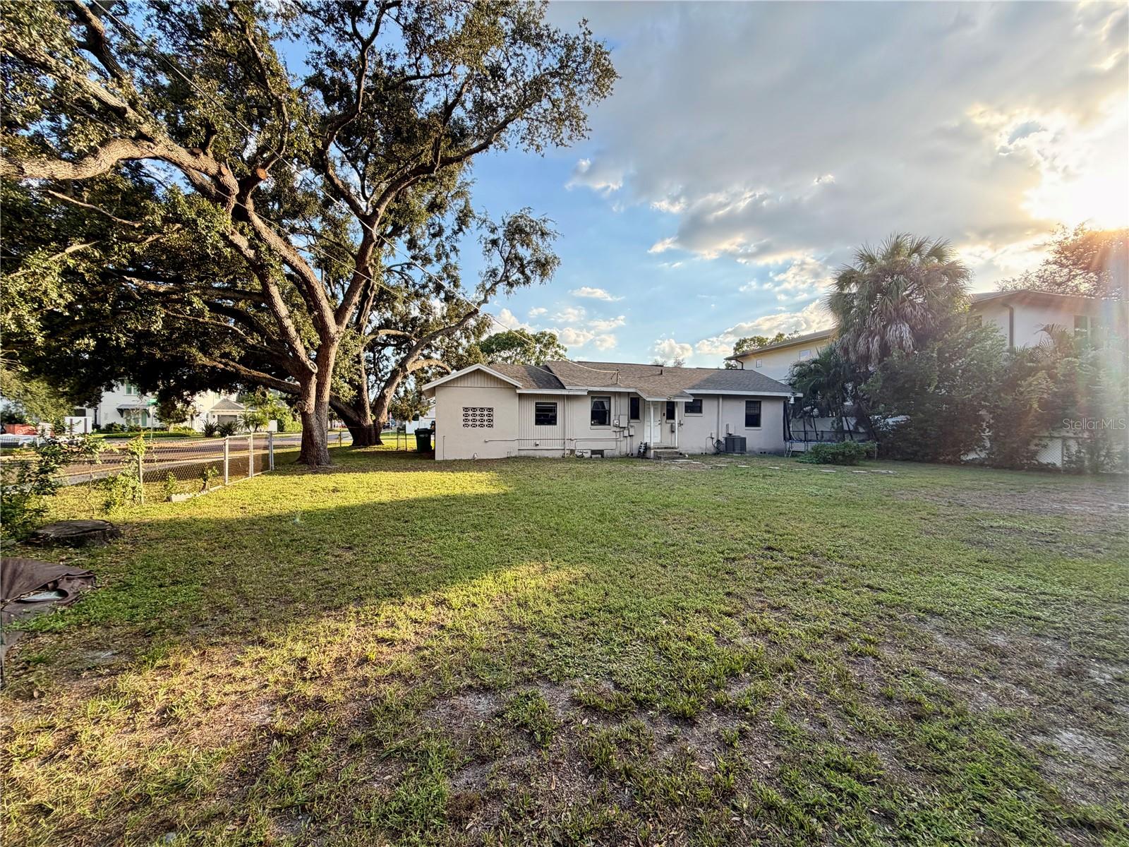 4001 W MULLEN AVENUE