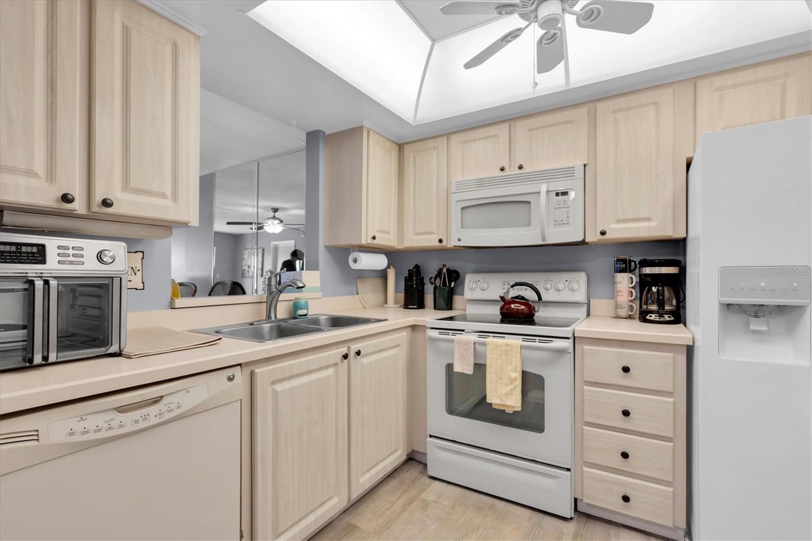 CLUB CAPRI CONDO - Residential Lease