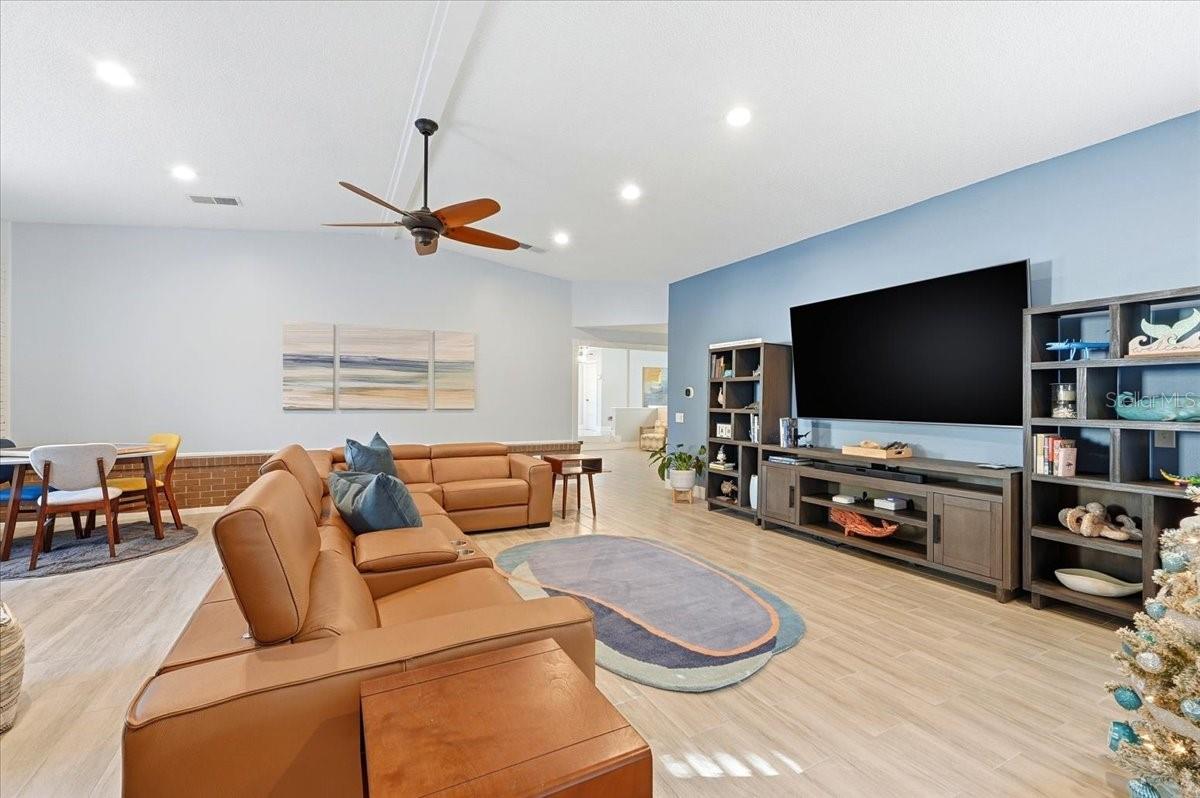 SHADOW WOOD - Residential