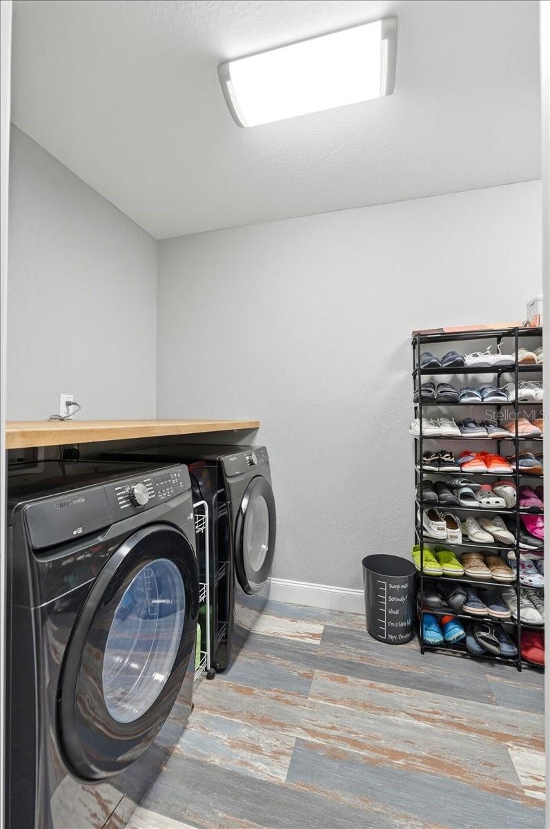 SHADOW WOOD - Residential