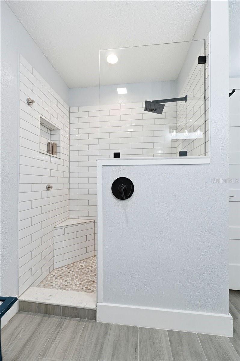 SHADOW WOOD - Residential