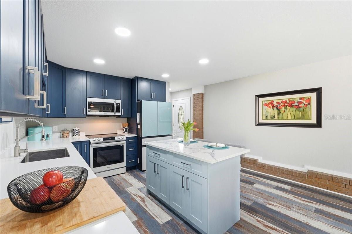 SHADOW WOOD - Residential