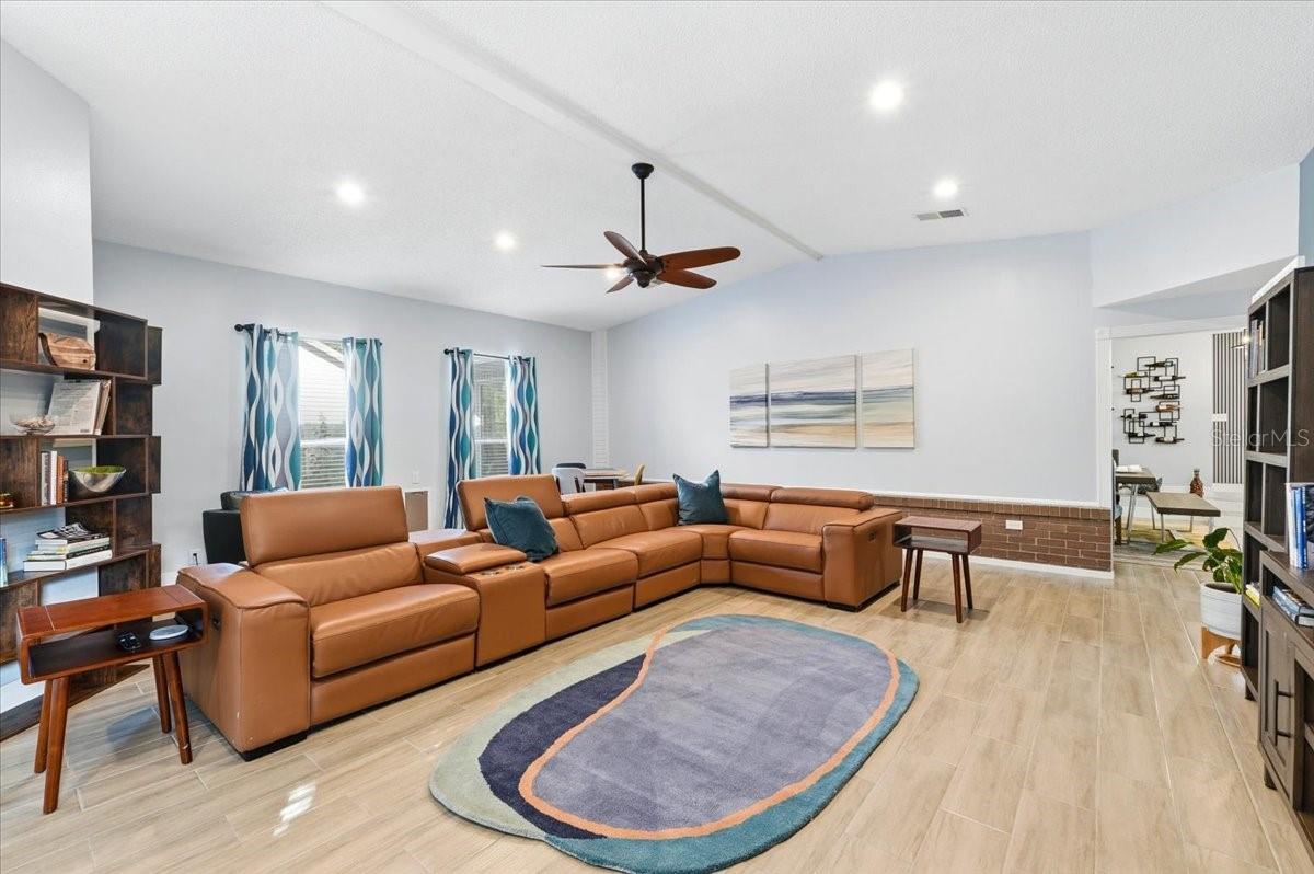 SHADOW WOOD - Residential